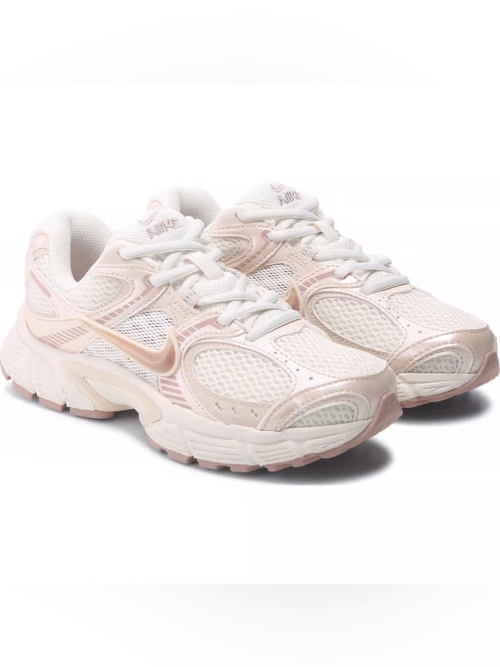Nike Women's V5 RNR Sneaker